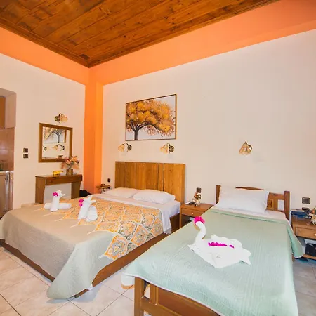 招待所 Naftilos 3*