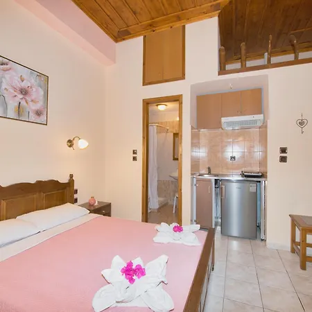 Naftilos Guest House 2*
