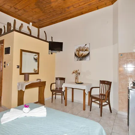 Naftilos Guest House 2*