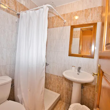 Naftilos Guest House 2* Kala Nera