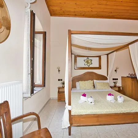 Naftilos Guest House