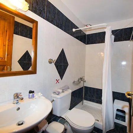 Naftilos Guest House 2*
