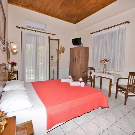 Naftilos Guest House 2*
