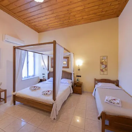 招待所 Naftilos 3*