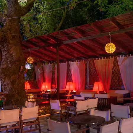 Guest house Naftilos Guest House 2*