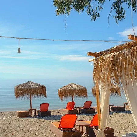 Naftilos Guest House 2*