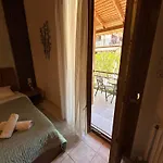 Pensión Naftilos