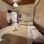 Pensión Naftilos 3*