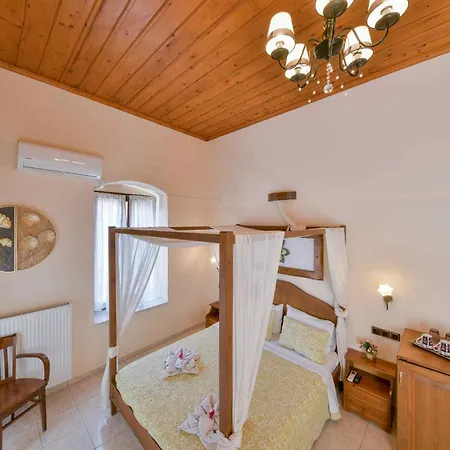 Naftilos Guest House Гостевой дом Кала-Нера