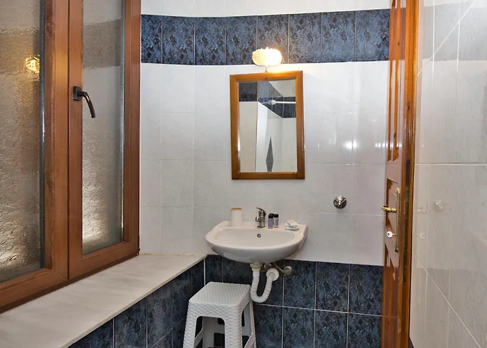 Naftilos 3* Kala Nera